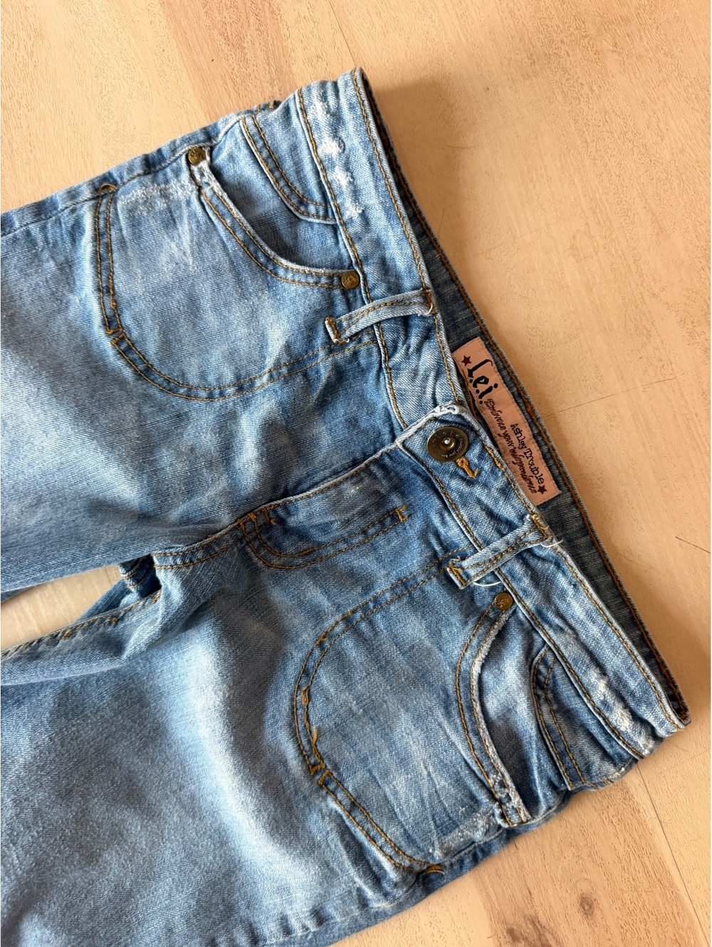 Vintage L.e.i. Light Blue Denim Capri Jeans